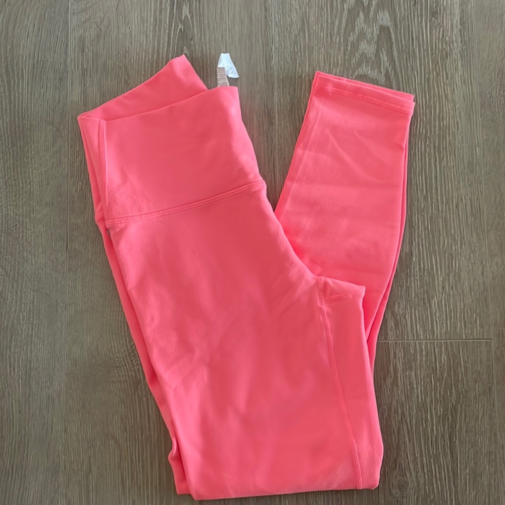 Fabletics power hold 7/8 leggings. Highest compression size XS. HOT pink